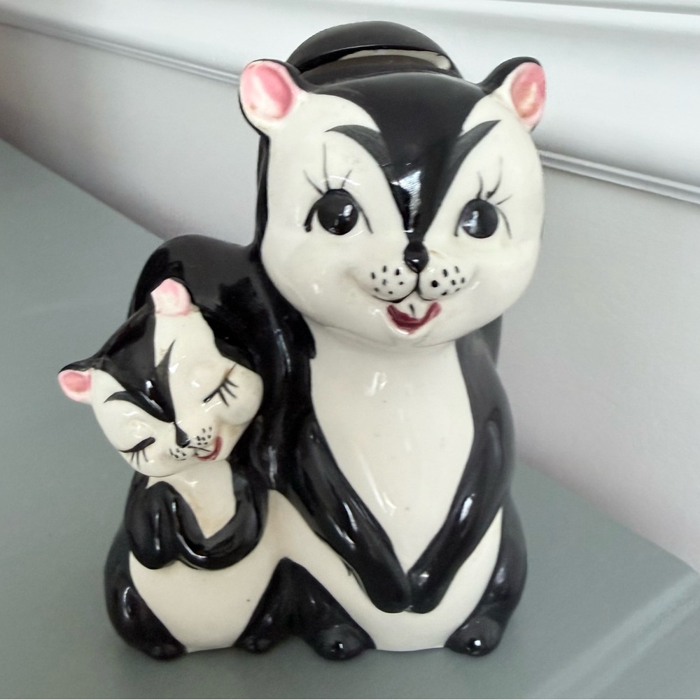 Vintage skunk bank